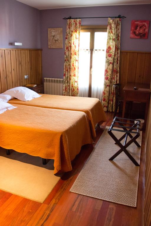 Hotel Rural Cuartamenteru Poo De Llanes Exteriör bild