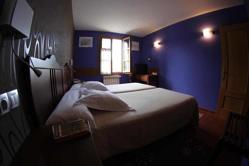 Hotel Rural Cuartamenteru Poo De Llanes Exteriör bild