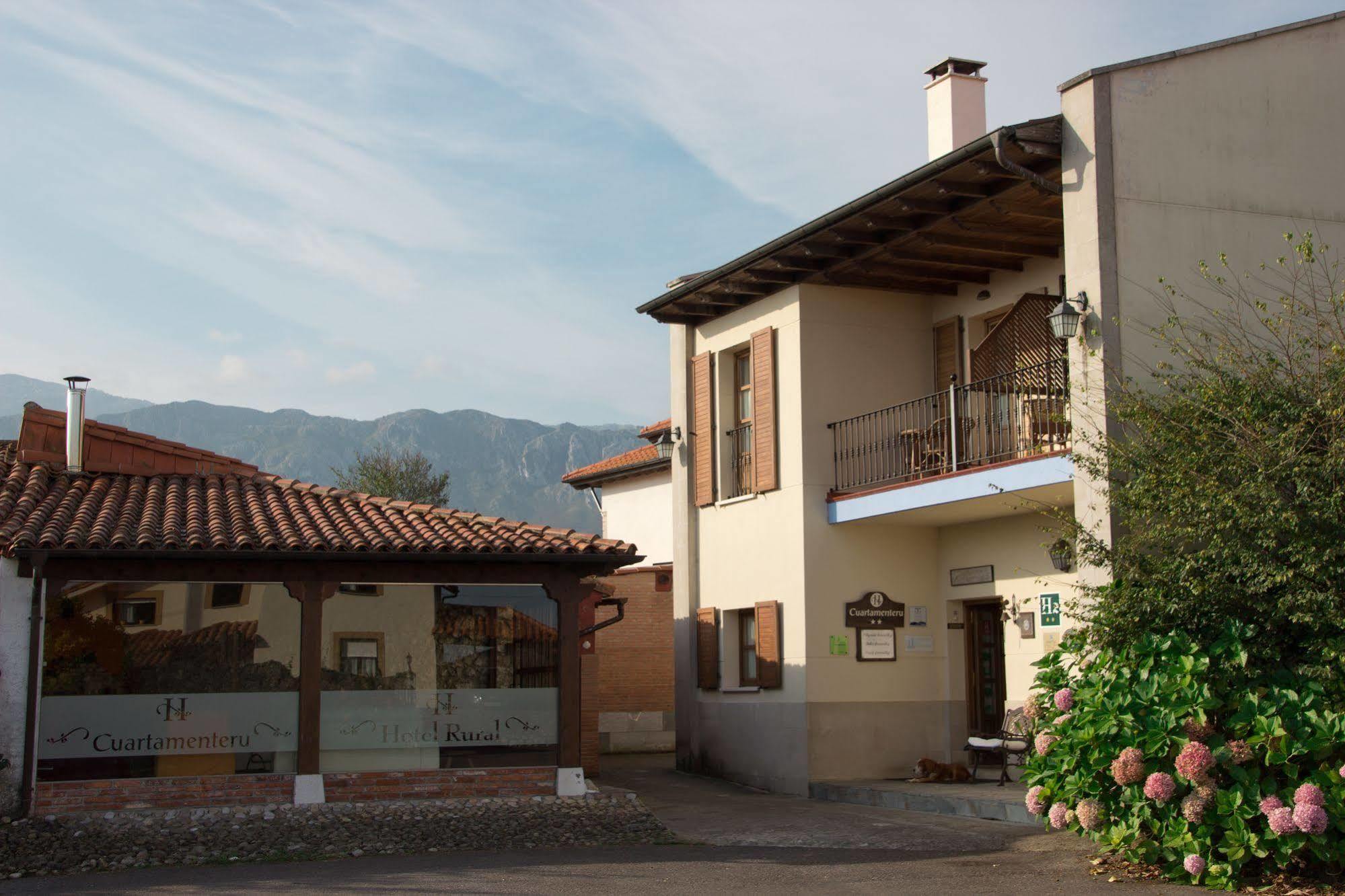 Hotel Rural Cuartamenteru Poo De Llanes Exteriör bild
